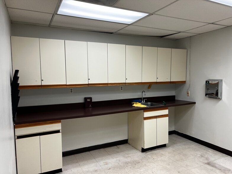 More Photos Of 6122-6136 Landover Rd, Cheverly Medical For Sale