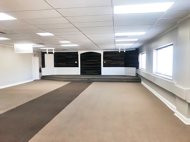 More Photos Of 100 Philadelphia Pike, Wilmington Light Distribution For Lease