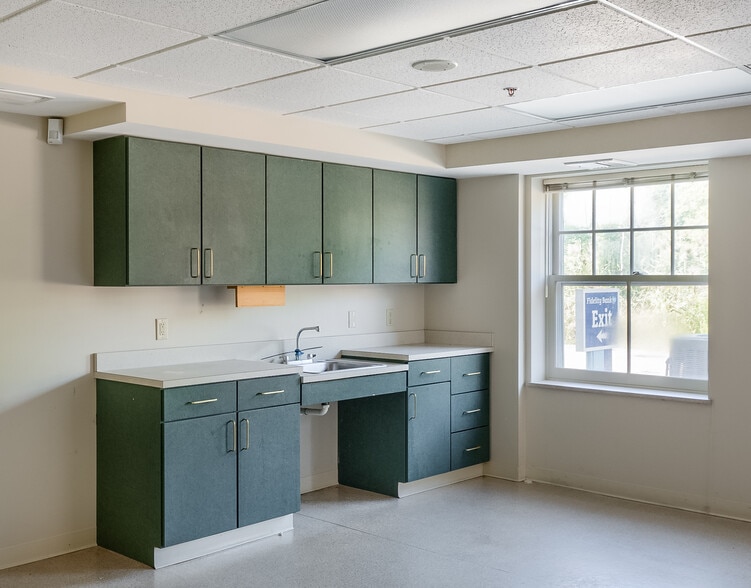 More Photos Of 56 Common St, Barre Office For Lease