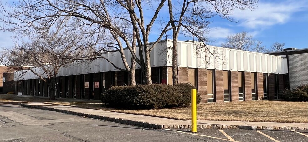 More Photos Of 67-71 E Willow St, Millburn Warehouse For Lease