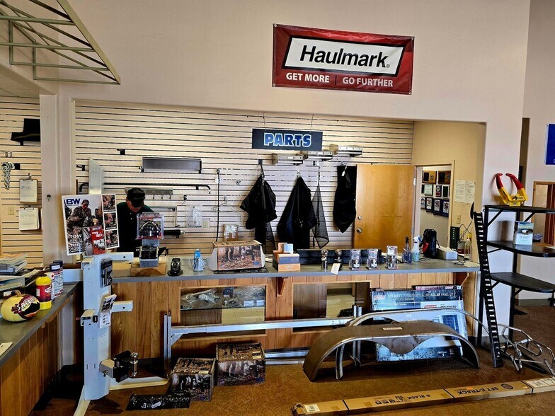 More Photos Of 1435 NM 333, Edgewood Warehouse For Sale