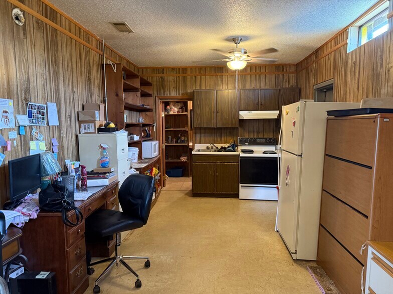 More Photos Of 1116 Hummingbird Ln, Hardeeville General Retail For Sale