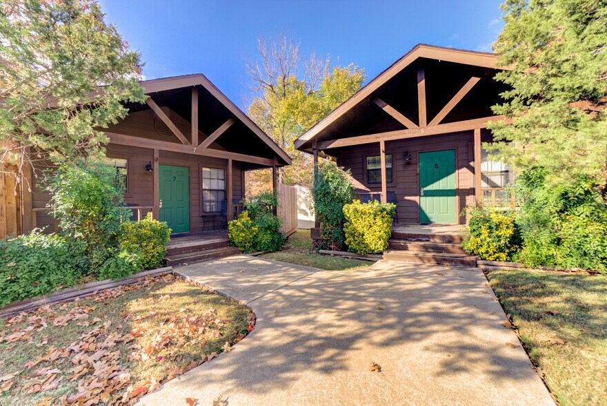 More Photos Of 446724 E 390 Rd, Langley Hotel For Sale