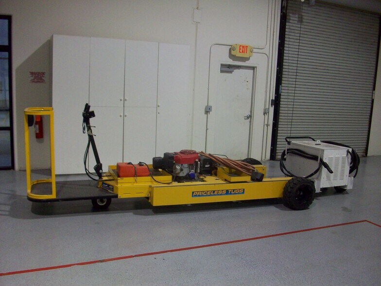 More Photos Of 1440 Jet Stream Dr, Henderson Airplane Hangar For Sale