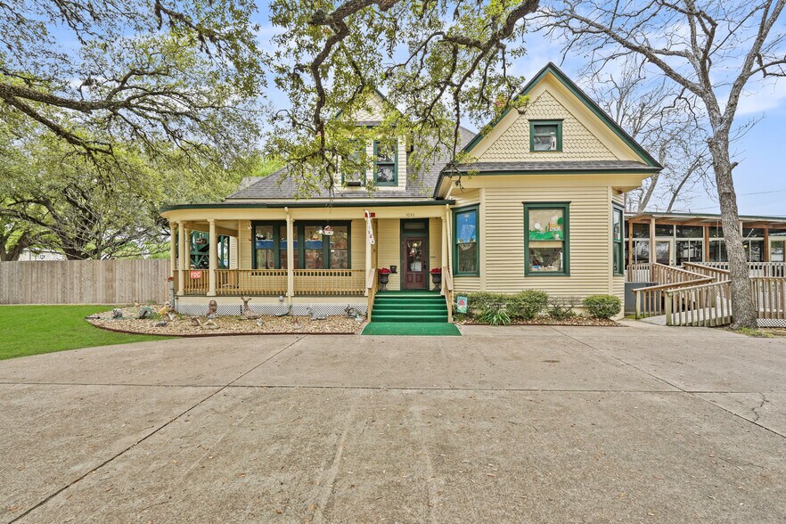 Primary Photo Of 1030 4th St, Rosenberg Daycare Center For Sale
