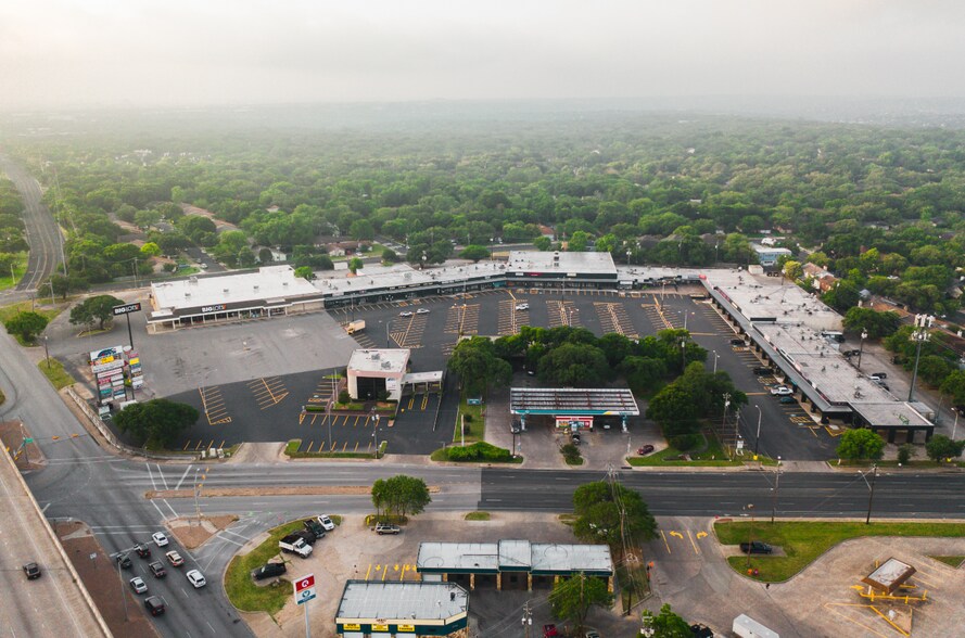 More Photos Of 8650 Spicewood Springs Rd, Austin Unknown For Lease