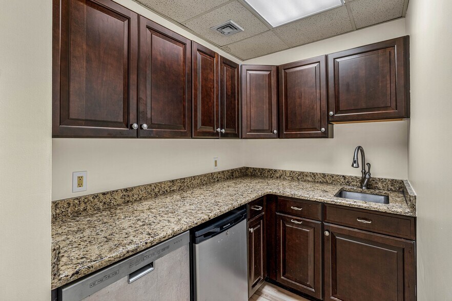 More Photos Of 35-37 Tamarack Cir, Skillman Medical For Lease