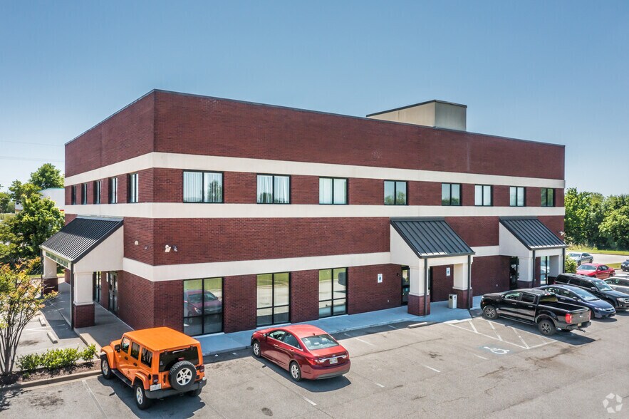 Primary Photo Of 7535 Airways Blvd, Southaven Office For Sale