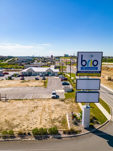 More Photos Of 7323 N Loop 1604 E, San Antonio Office For Sale