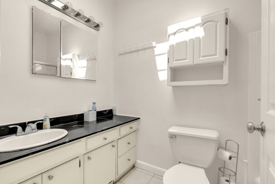 More Photos Of 305-307 Massachusetts NE ave, Washington Apartments For Sale