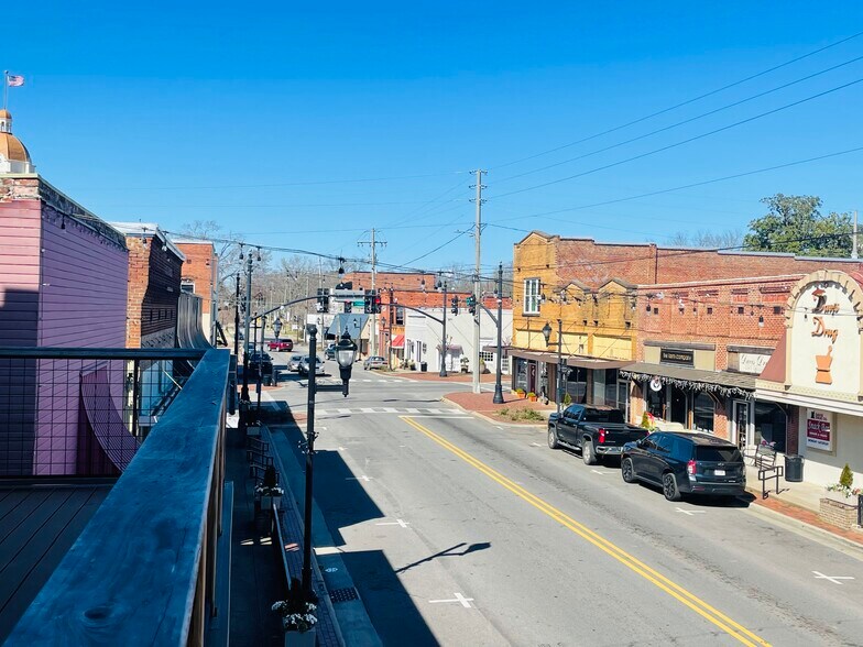 More Photos Of 109 Main Street, Columbiana Office For Lease