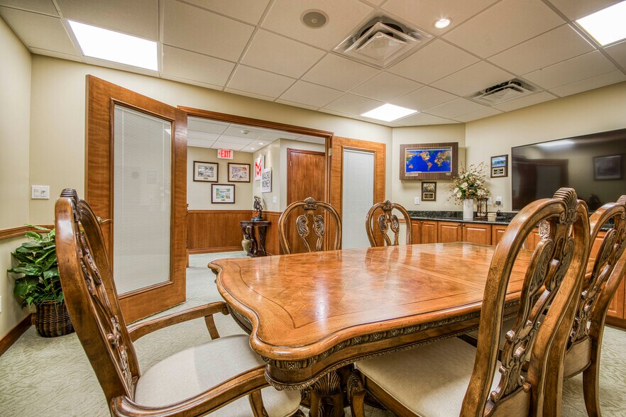 More Photos Of 2662-2698 SE Willoughby Blvd, Stuart Office For Sale
