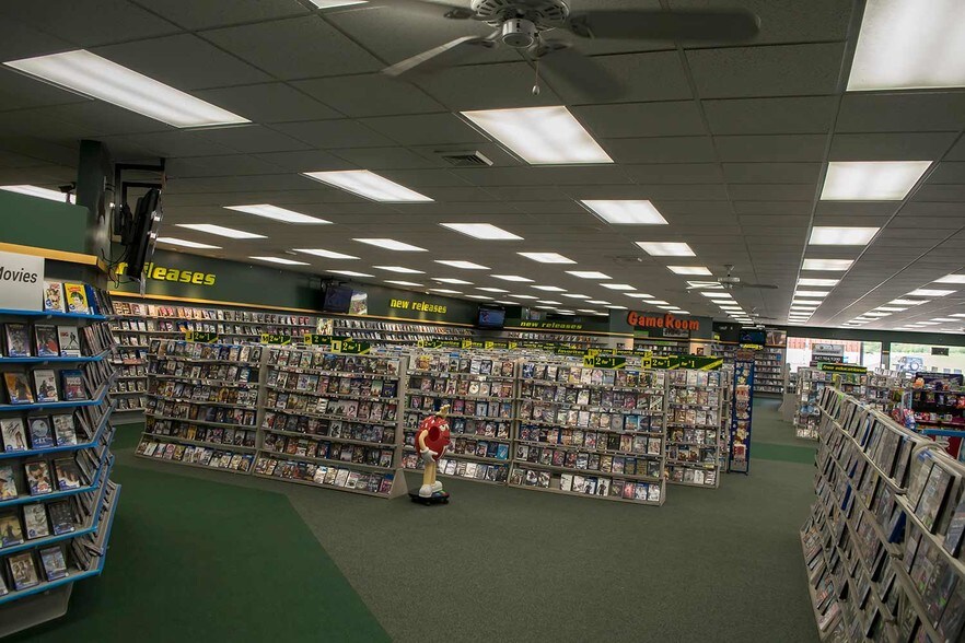 More Photos Of 53 E Market St, Wabash Storefront Retail Office For Lease