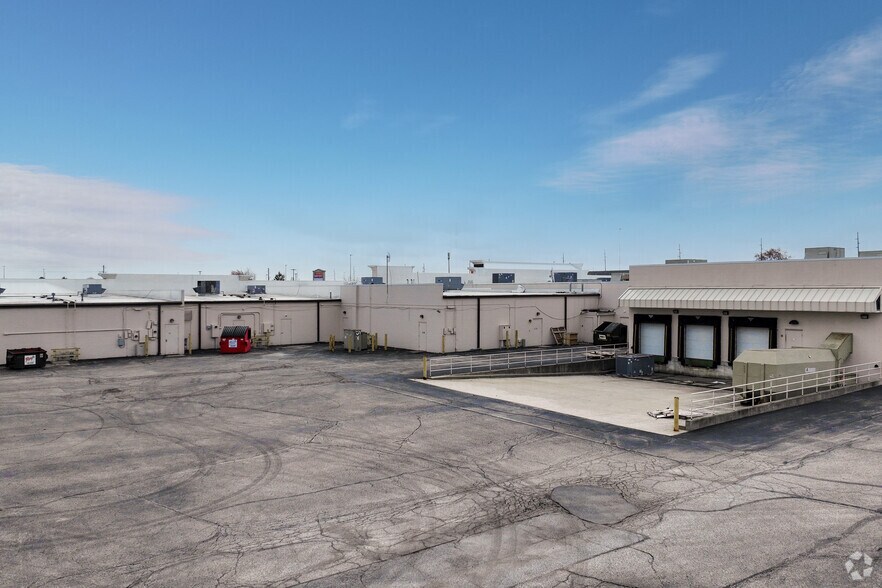 More Photos Of 8752 Michigan Rd, Indianapolis Department Store For Lease