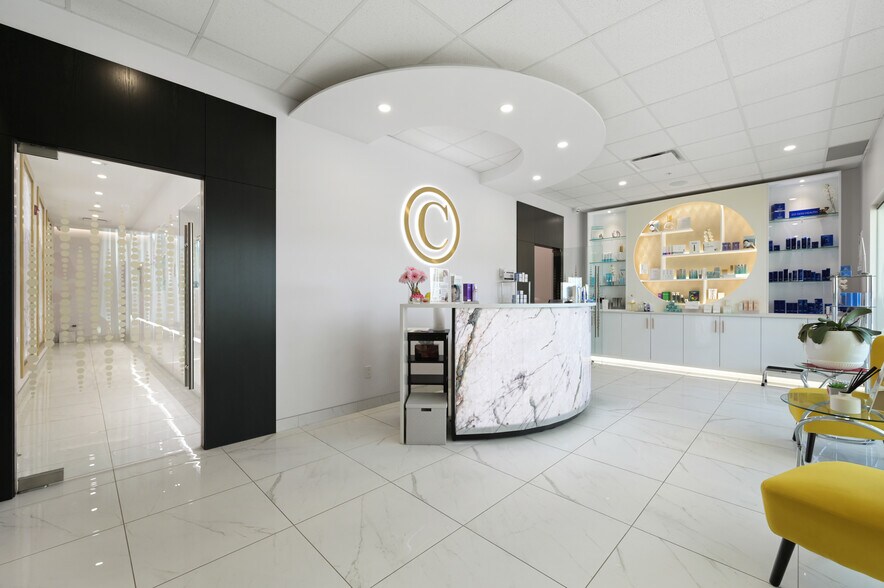 More Photos Of 4620-4624 16 Av NW, Calgary Medical For Lease