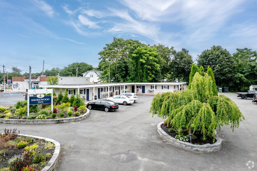 More Photos Of 1399 Main Road, Riverhead Hotel For Sale