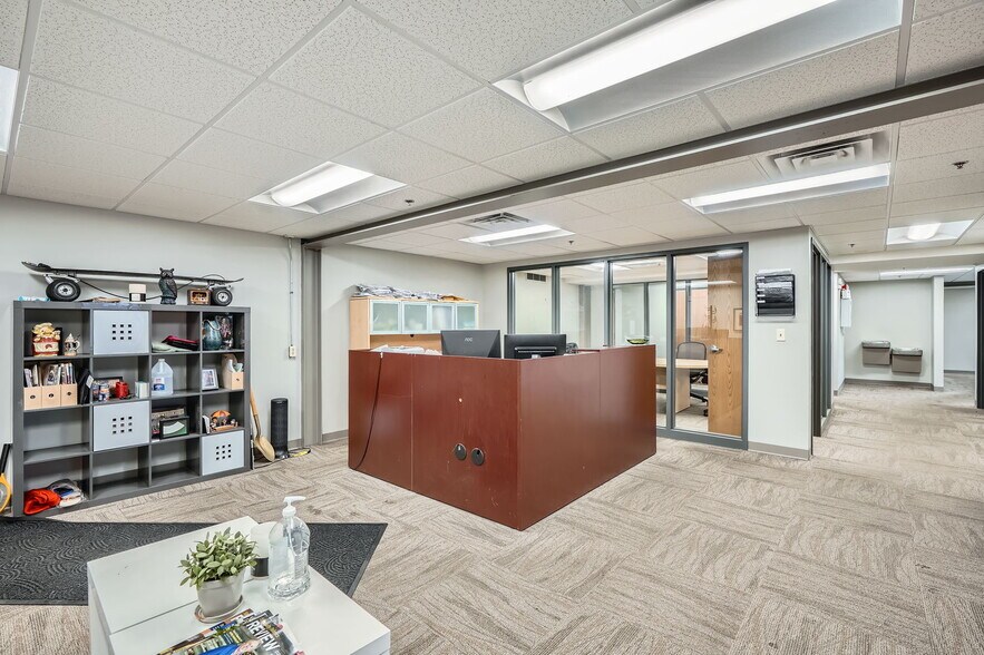 More Photos Of 2565 Kasota Ave, Saint Paul Distribution For Lease