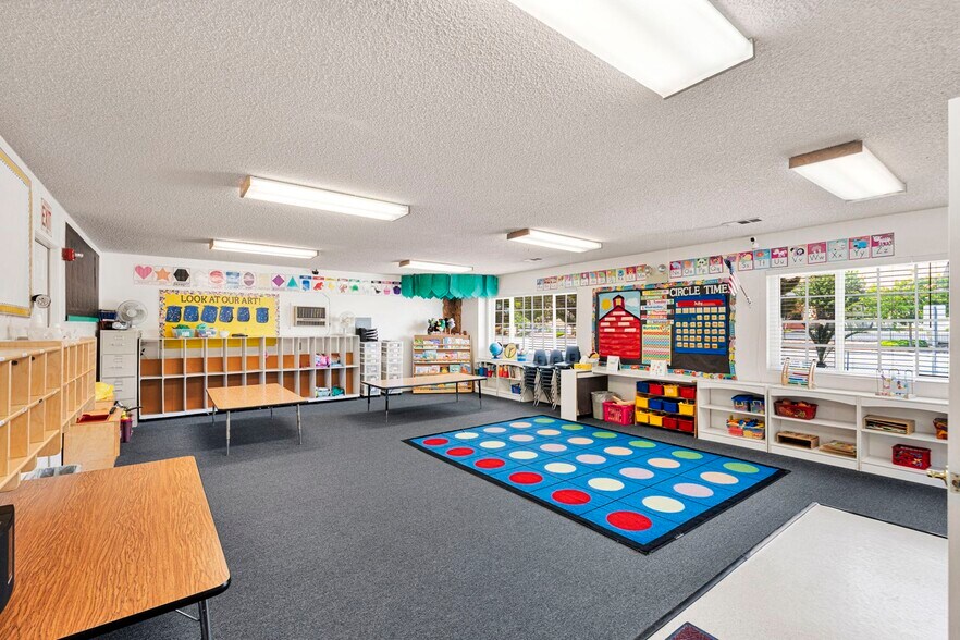 More Photos Of 12883 Amethyst Rd, Victorville Daycare Center For Sale