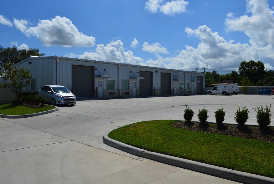 More Photos Of 1251 Butler Rd, League City Distribution For Lease