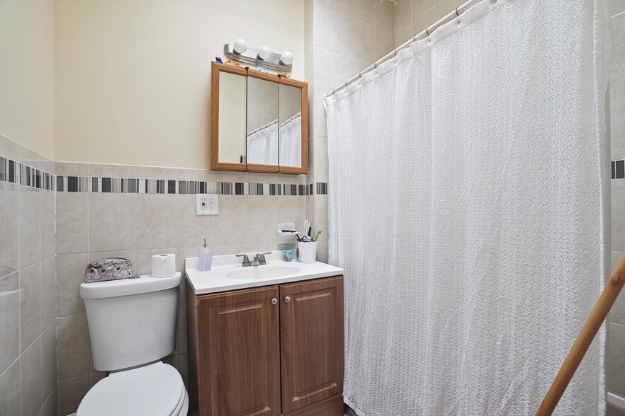 More Photos Of 1890 W 6th St, Brooklyn Storefront Retail Residential For Sale
