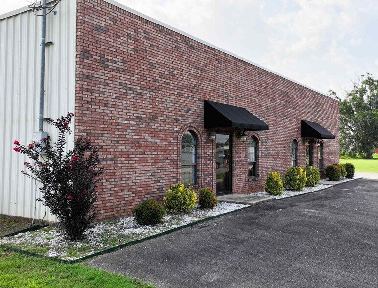 More Photos Of 78 Commerce Way, Killen Medical For Sale