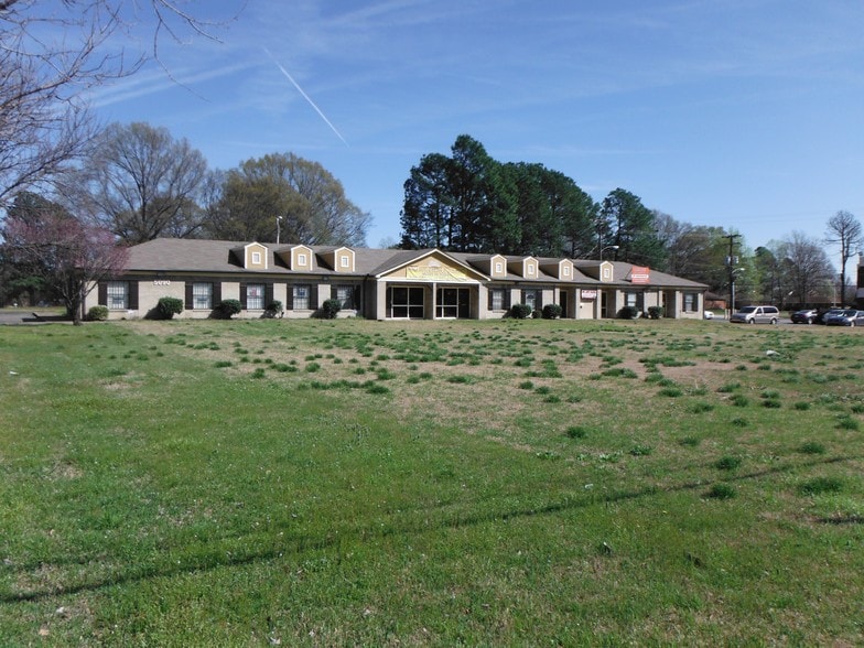 More Photos Of 5090 Millbranch Rd, Memphis Office For Sale