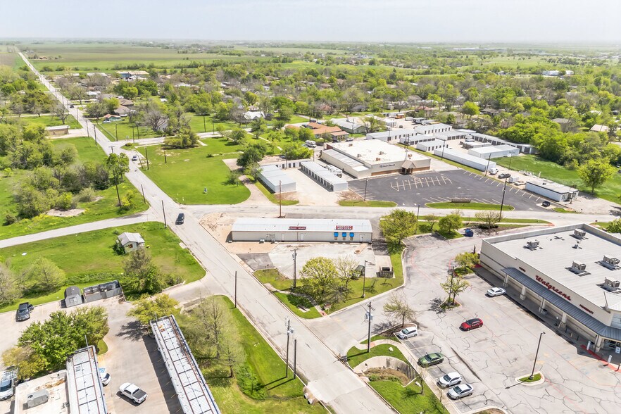 More Photos Of 1611 Old Granger Rd, Taylor Office For Lease