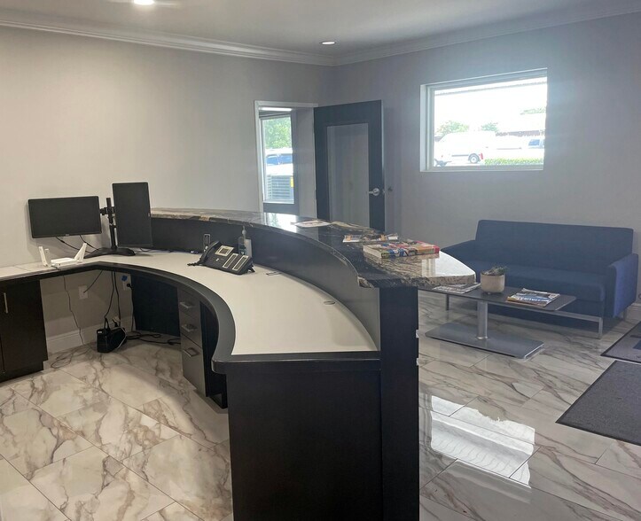 More Photos Of 150 Dog Track Rd, Longwood Office For Sale