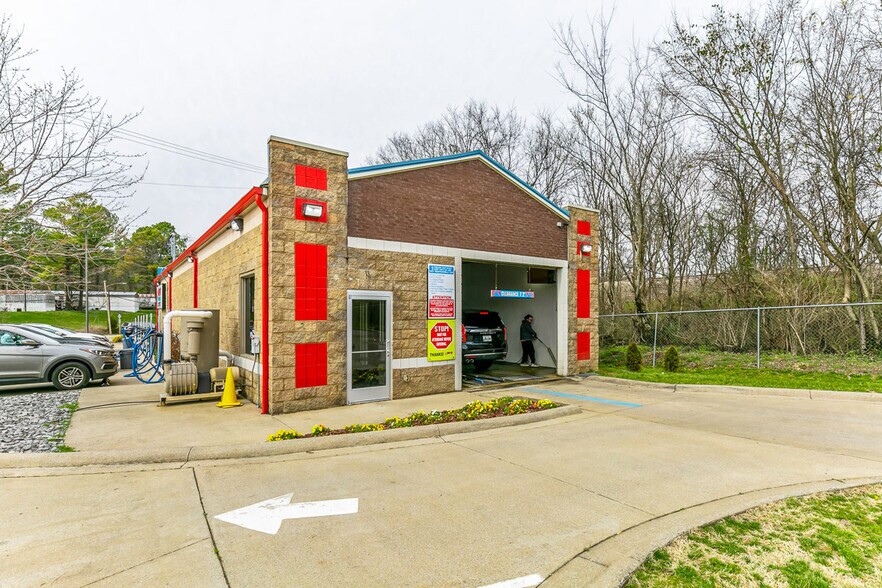 More Photos Of 671 Main St, Goodlettsville Carwash For Sale