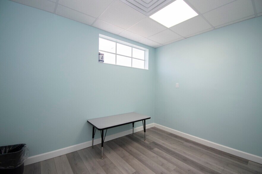 More Photos Of 4535 Tamiami Trl, Port Charlotte Office For Lease