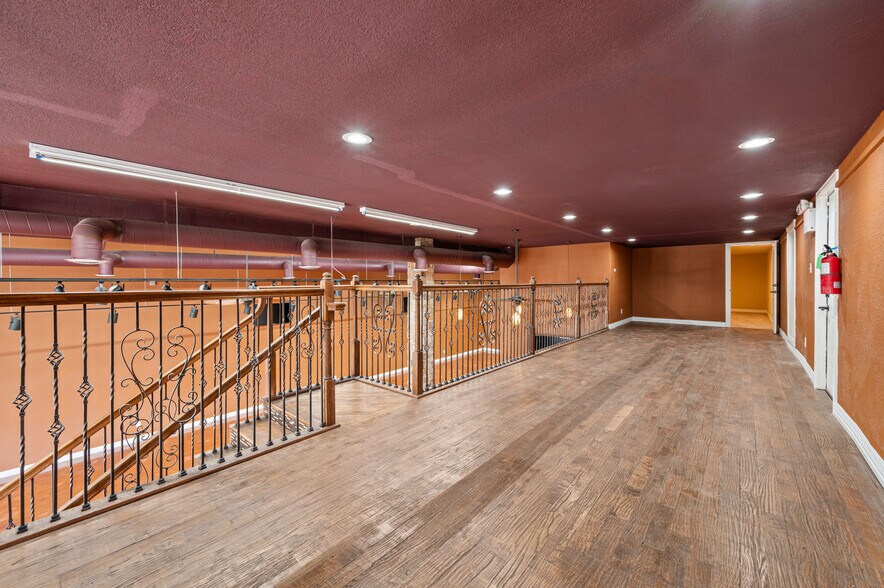 More Photos Of 7716 Davis Blvd, North Richland Hills Storefront For Lease