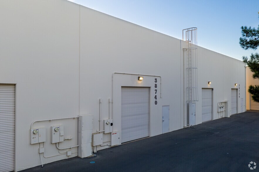 More Photos Of 38750 Sky Canyon Dr, Murrieta Office For Lease