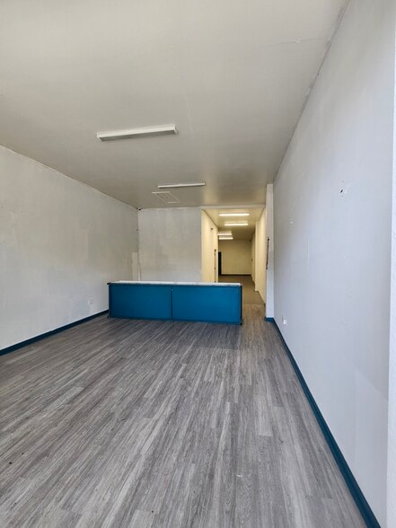 More Photos Of 10209 S Central Ave, Los Angeles Convenience Store For Sale