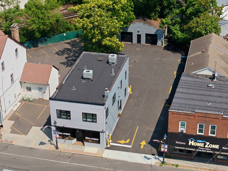 More Photos Of 272 Broadway, Bethpage General Retail For Sale