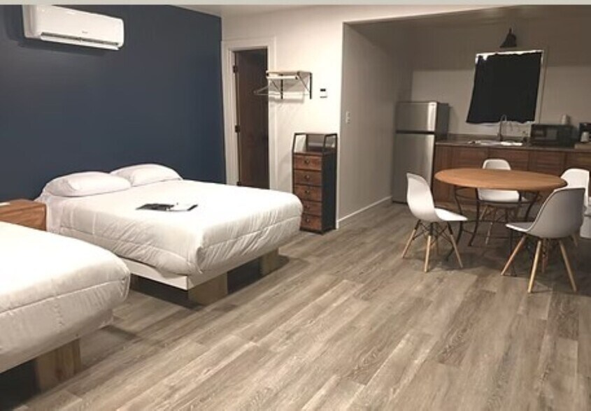 More Photos Of 6199 Highway 165, Columbia Hotel For Sale