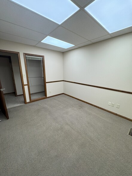 More Photos Of 105 5th St SE, Barberton Medical For Sale