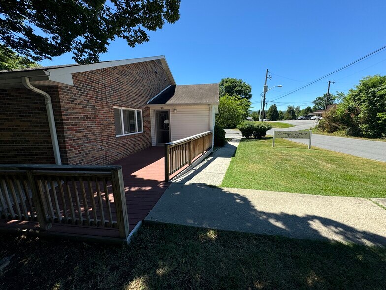 More Photos Of 1046 Terrace Dr, Marion Flex For Sale