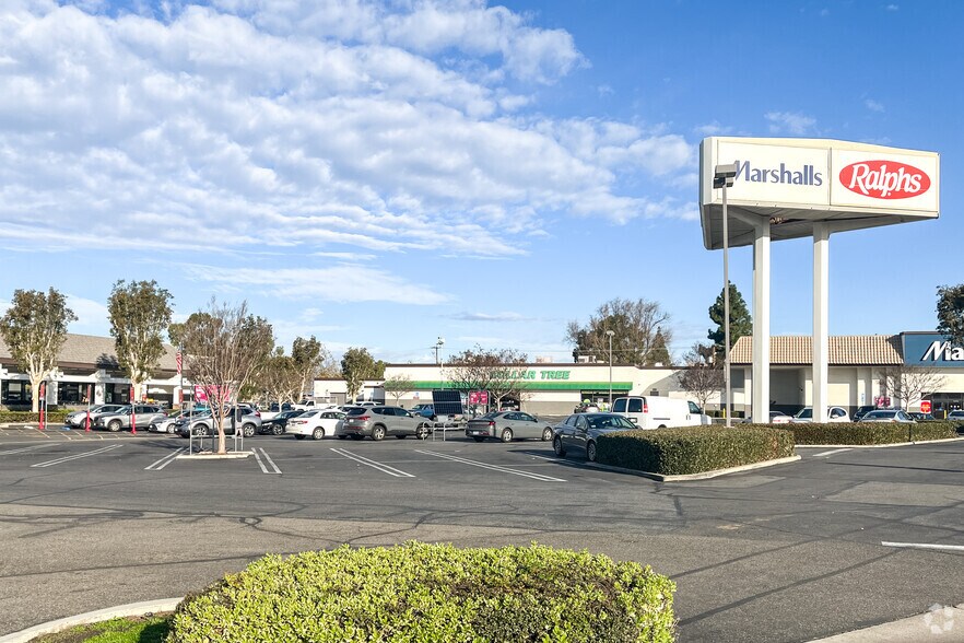 More Photos Of 1405-1449 W Chapman Ave, Orange Unknown For Lease