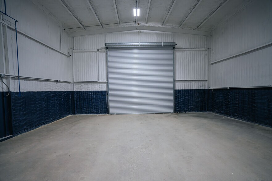 More Photos Of 2603 S Kaufman St, Ennis Industrial For Sale