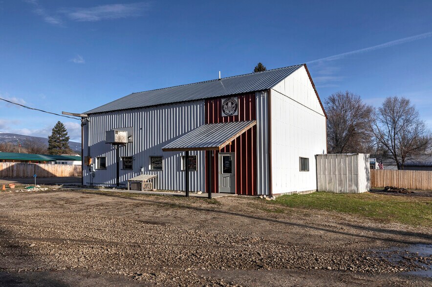Primary Photo Of 308 E Tanner Ave, Darby Freestanding For Sale