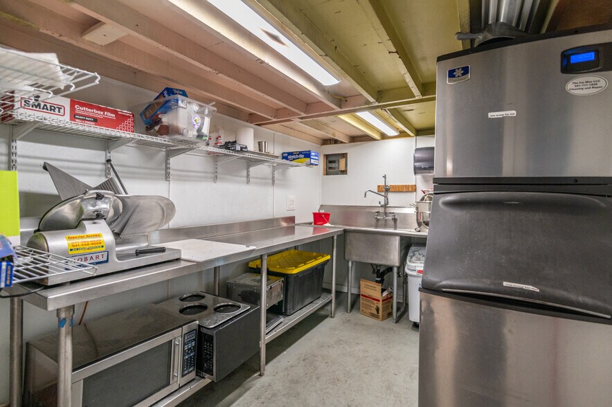 More Photos Of 20 NW Greenwood Ave, Bend Loft Creative Space For Sale