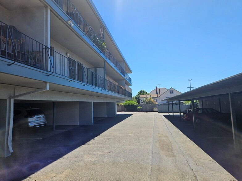 More Photos Of 1049 Armstrong St, Hayward Apartments For Sale