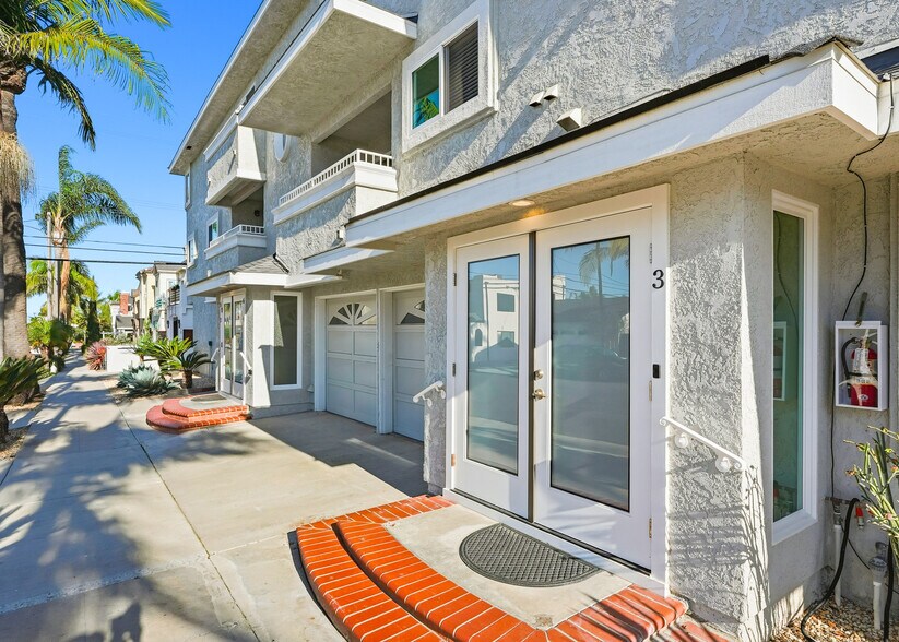 More Photos Of 301 Ocean Ave, Seal Beach Apartments For Sale