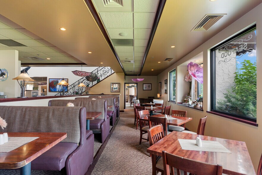 More Photos Of 824 Paul Bunyan, Bemidji Restaurant For Sale