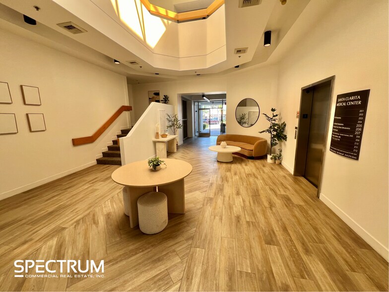 More Photos Of 23206 Lyons Ave, Santa Clarita Medical For Lease