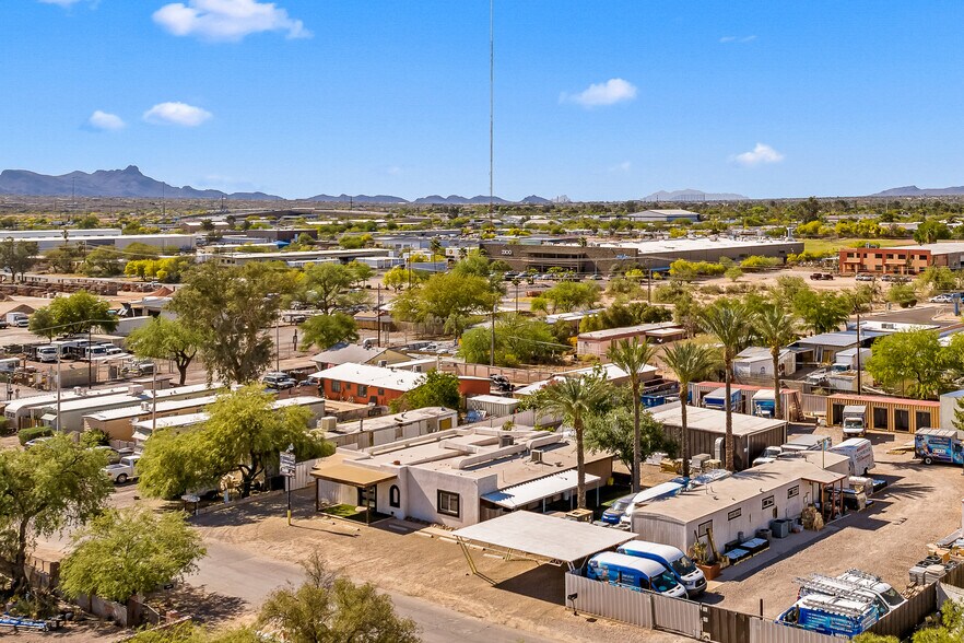 More Photos Of 2200 La Osa st, Tucson Light Distribution For Lease