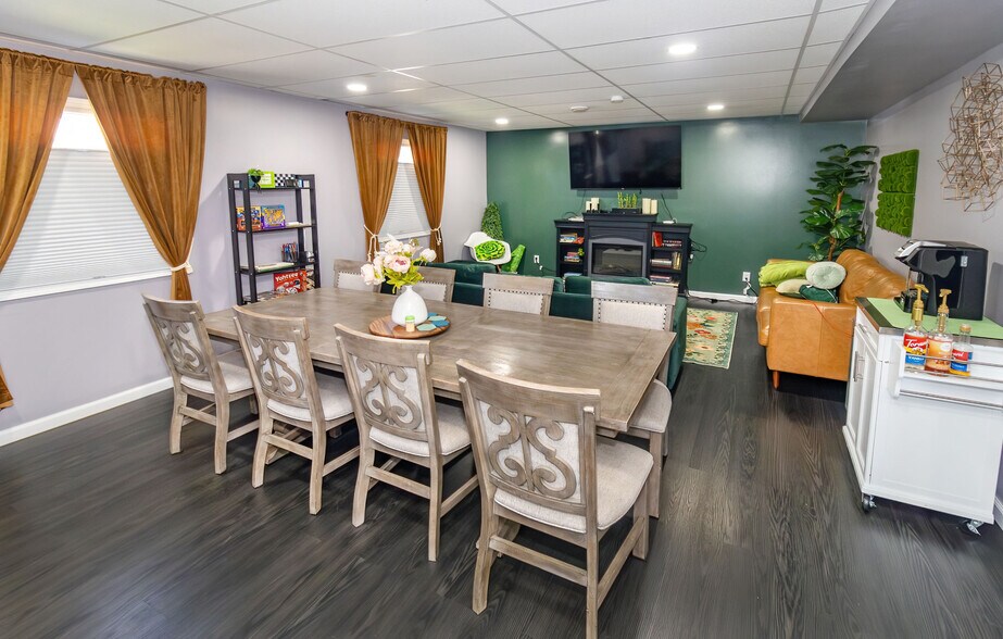 More Photos Of 903 Edgar St, Evansville Multifamily For Sale