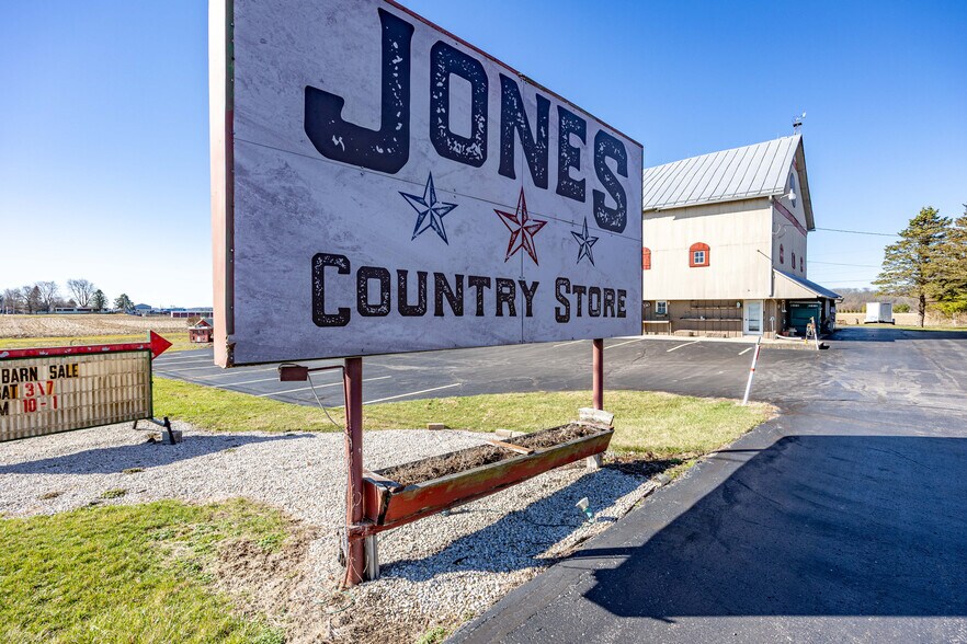 More Photos Of 8724 US Highway 68 N, West Liberty General Retail For Sale