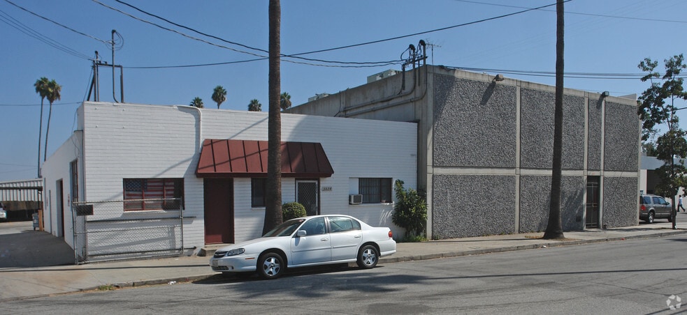 More Photos Of 3018 Carmel St, Los Angeles Warehouse For Lease