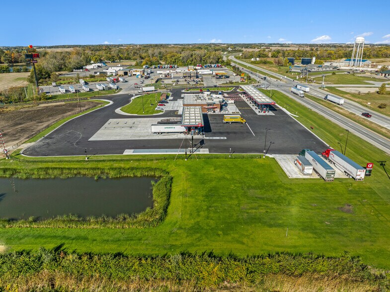 More Photos Of 6579 Garringer-Edgefield rd, Jeffersonville Convenience Store For Sale